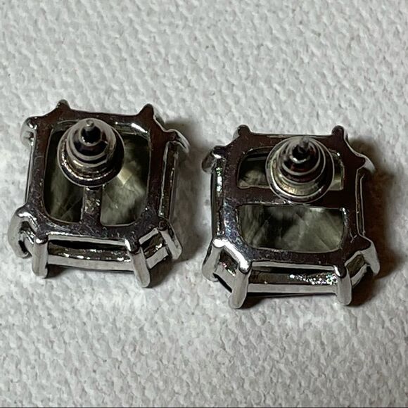 Silvery stone stud earrings - Picture 5 of 11